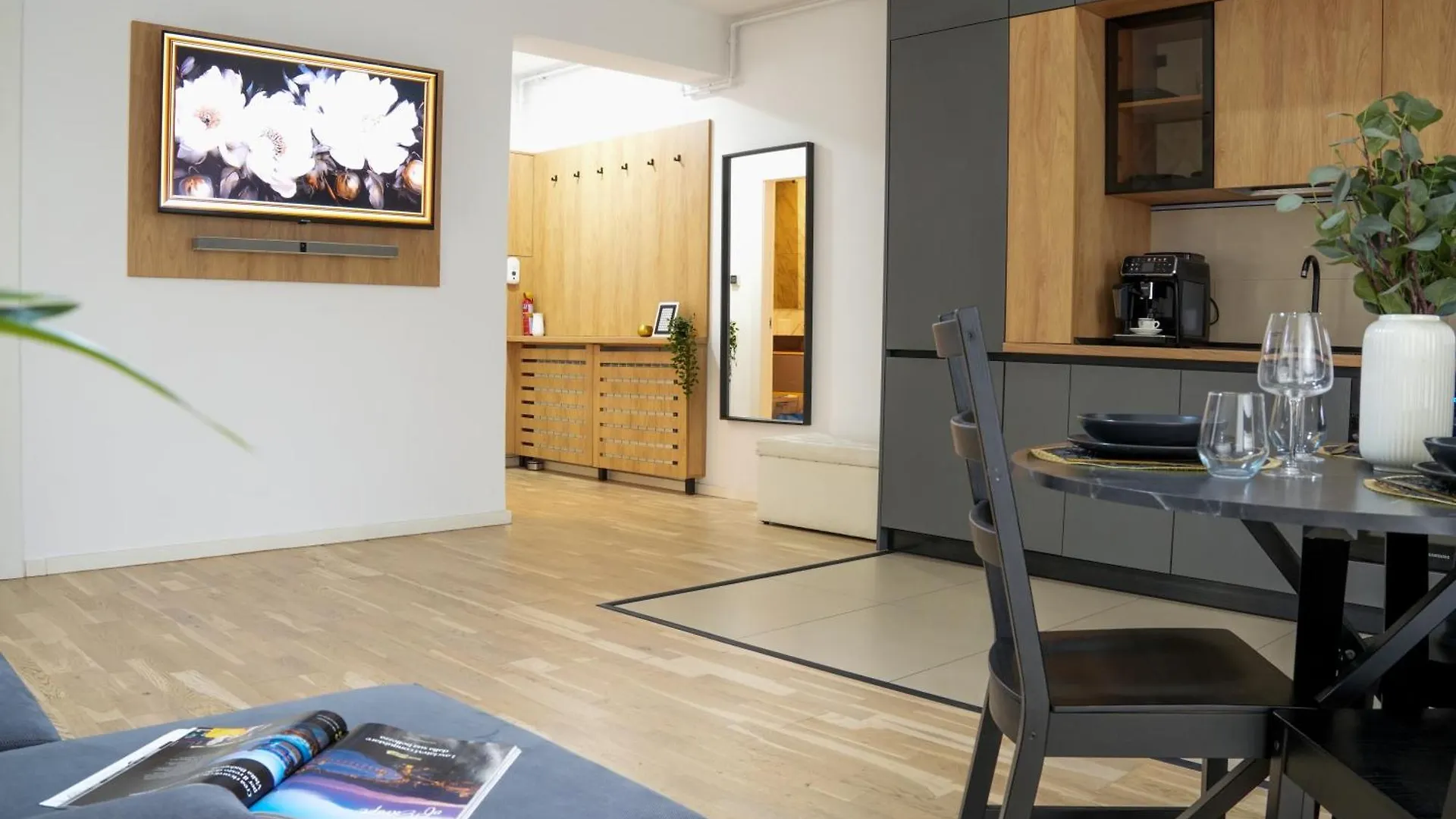 Appartement Sara - Stylish Apt With Balcony Near Piata Obor Boekarest
