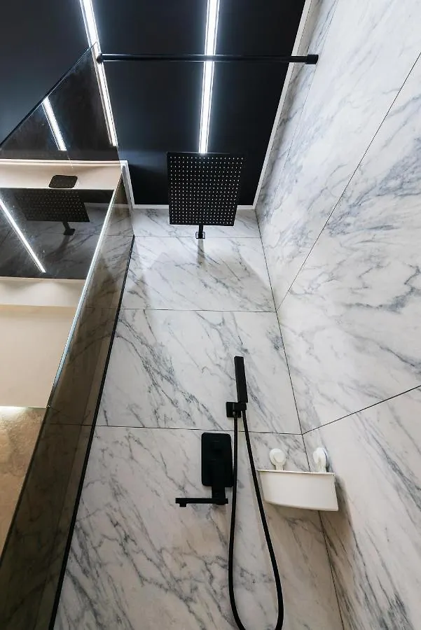 Sara - Stylish Apt With Balcony Near Piata Obor 부쿠레슈티 0*,  루마니아