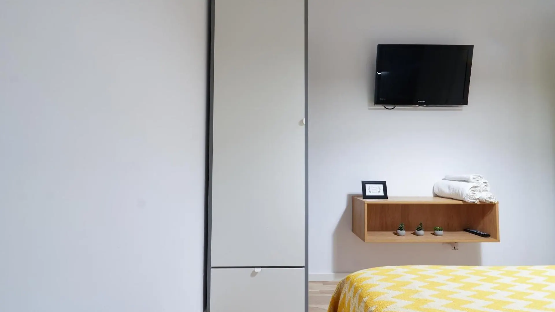 Apartament Sara - Stylish Apt With Balcony Near Piata Obor Bucureşti